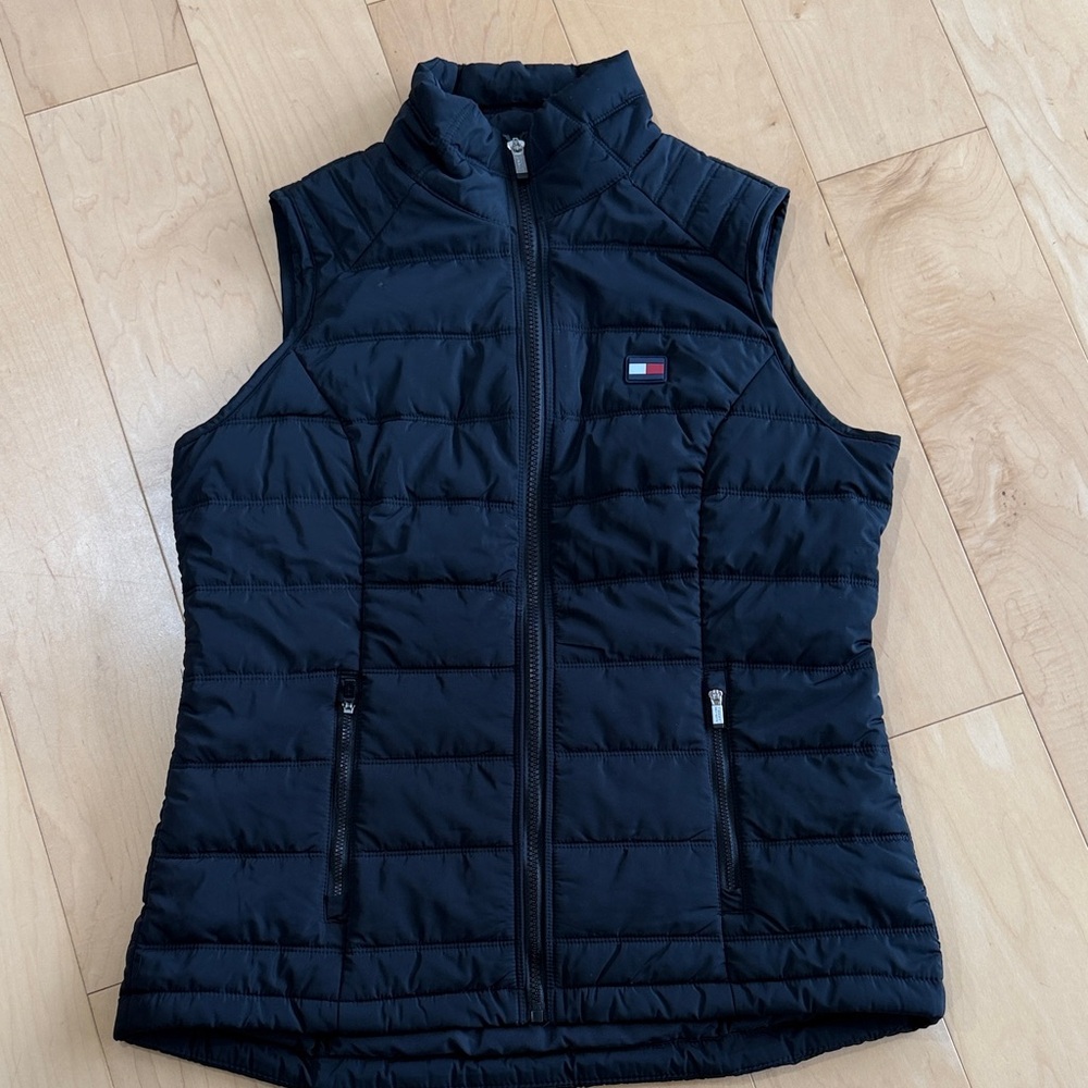 Tommy Hilfiger black puffer vest - size medium
